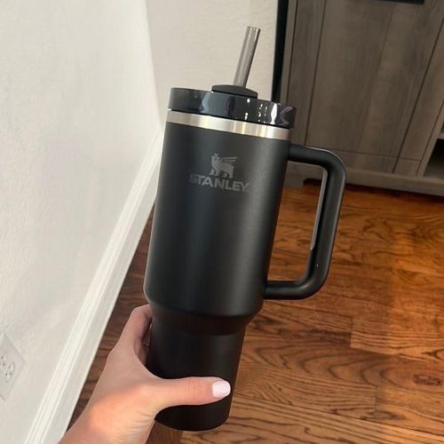 Stanley Quencher Tumbler β 40oz of Chic Hydration!