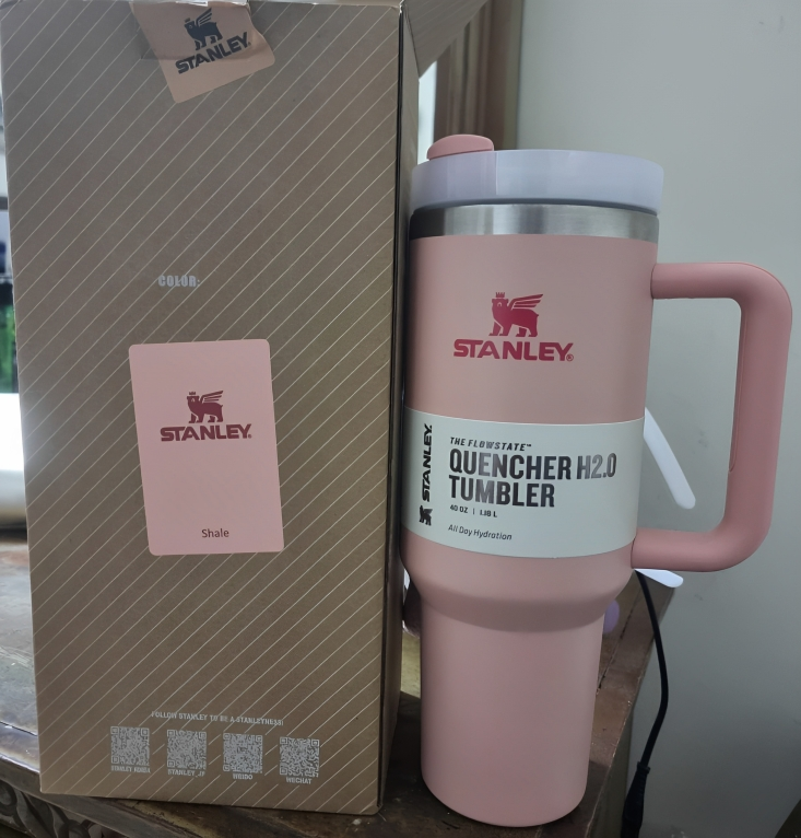 Stanley Quencher Tumbler β 40oz of Chic Hydration!