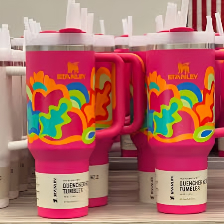 Stanley Limited Edition Tropical Wave Quencher Tumbler β Sip the Summer Vibes!