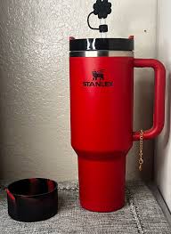 π₯ Stanley The Quencher H2.0 FlowState Tumbler β Soft Matte 30oz (Red Rust)