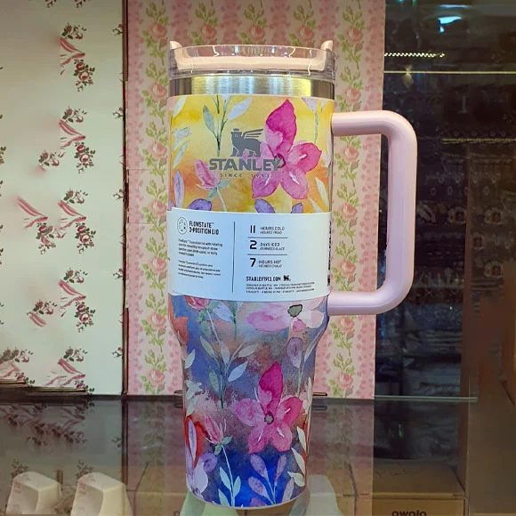 Floral Tumblers β Elegant Insulated Drinkware with Beautiful Flower Prints